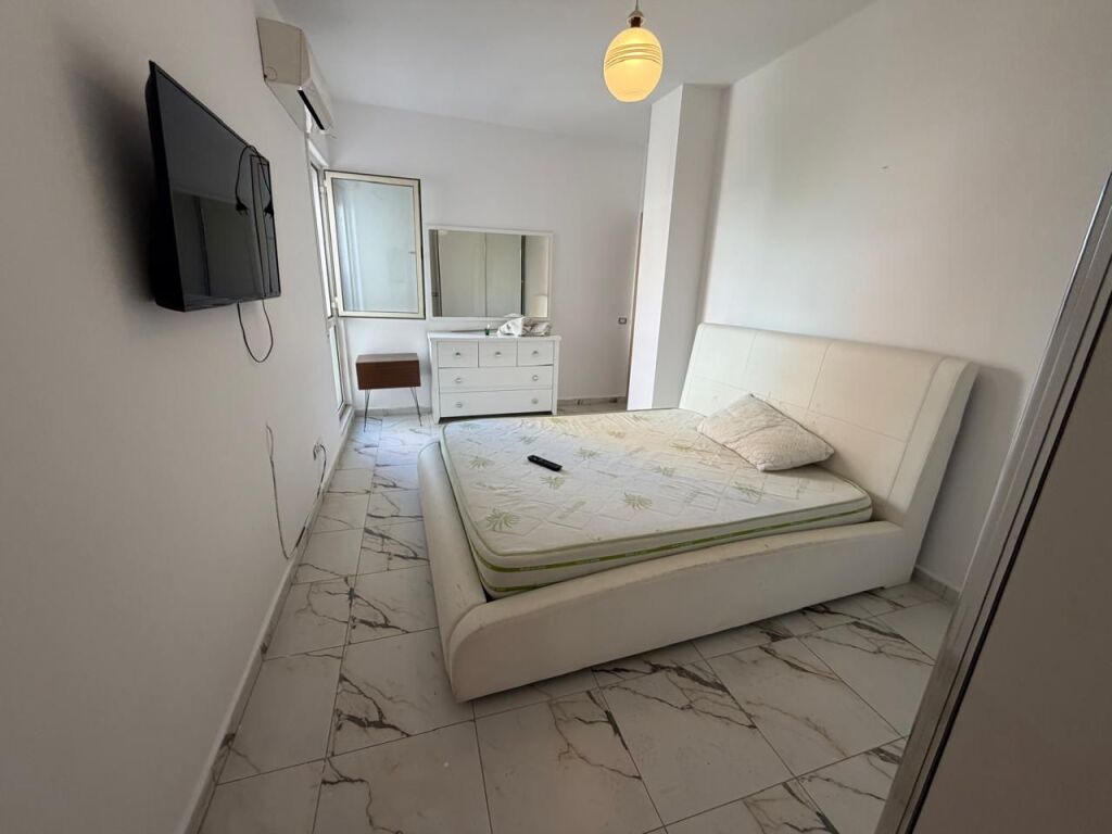 Apartament 2+1 me qira Liqeni i Thate