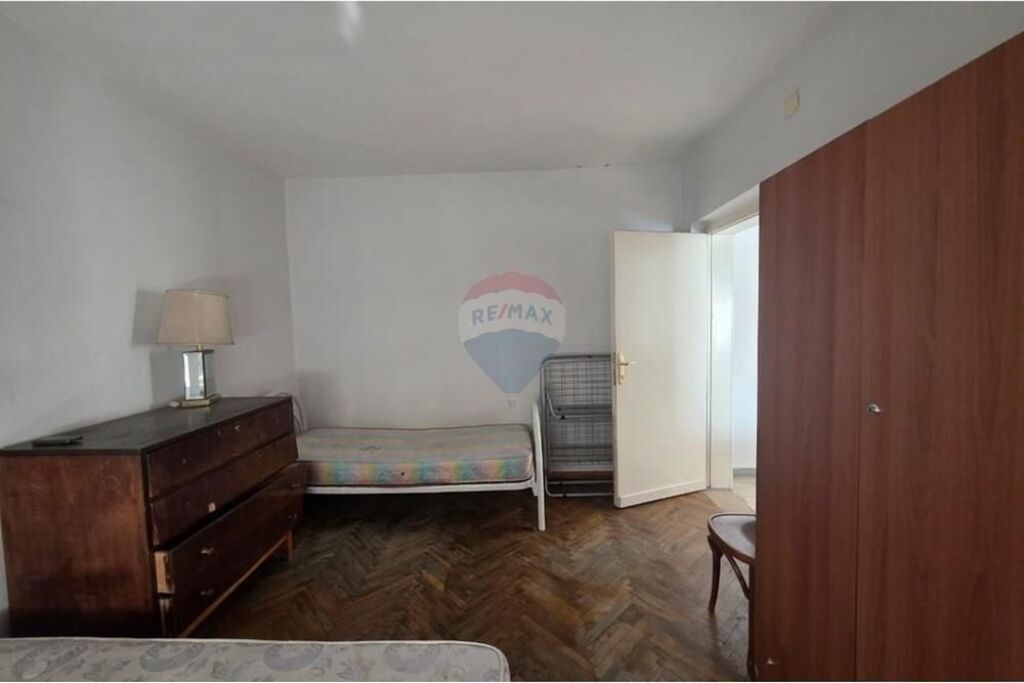 APARTAMENT 2+1+KUZHINE E VECUAR PER QIRA!
