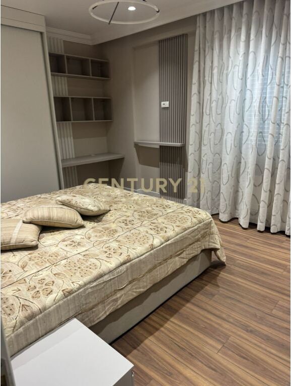 JAPIM APARTAMENT 3+1+2 ME QIRA NE KOMPLEKSIN LAKE LAND RESIDENCE NE FARKE !!!
