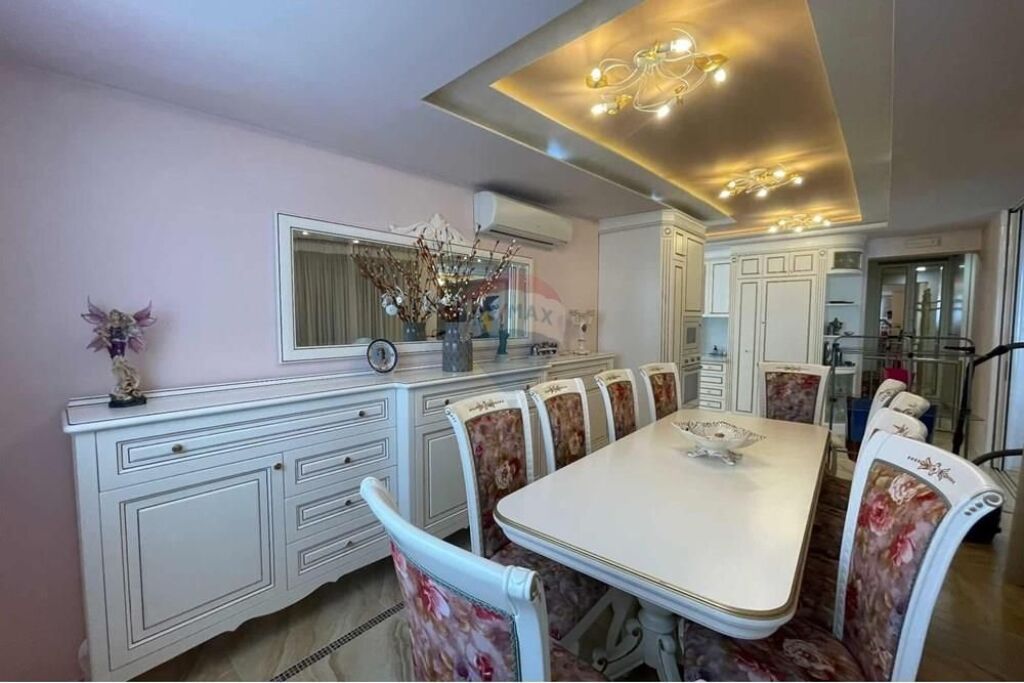Penthouse 4+1+2 Kopshti Zoologjik
