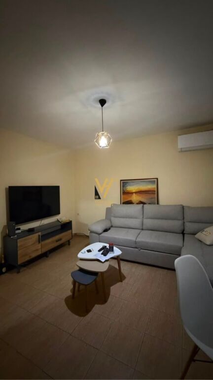 JEPET APARTAMENT 1+1 ME QERA TE RRUGA FERIT XHAJKO 60.000 LEKE