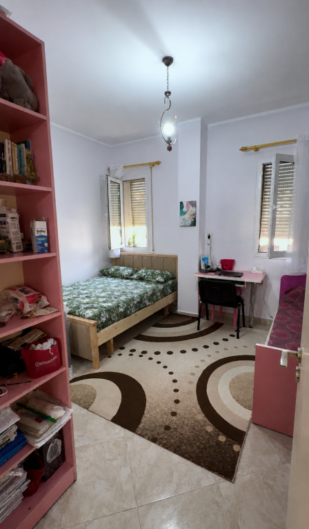 Shitet apartament 2+1