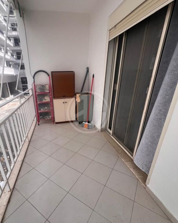 Shitet Apartament 1+1 i Sapomobiluar – Golem, Rruga Viena