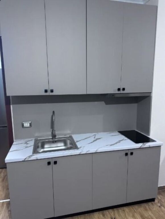 Apartament 1+1 me qira – Pallatet Çabej !