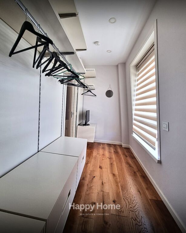 Elite Apartment 4+1 | Garda Area  ✨ FOR RENT – ELITE APARTMENT 4+1+3 + PARKING SPACE  In one of the most prestigious areas of Tirana, in the Garda area,  