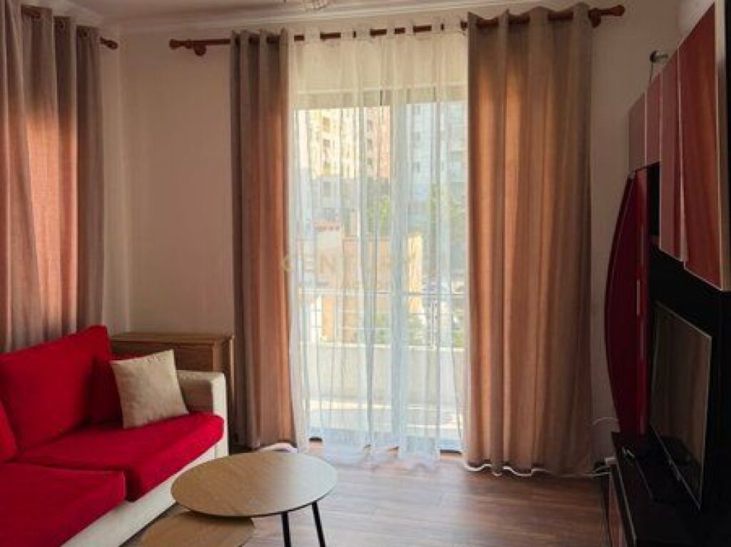 Jepet me qira — Apartament 1+1 i sapo investuar, pranë "Universiteti Barleti"