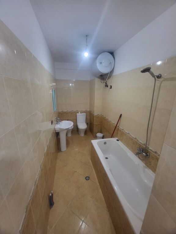 🏡 Jepet me Qera Apartament 2+1 – Rr. e Kavajes , Përballë Delijorgji