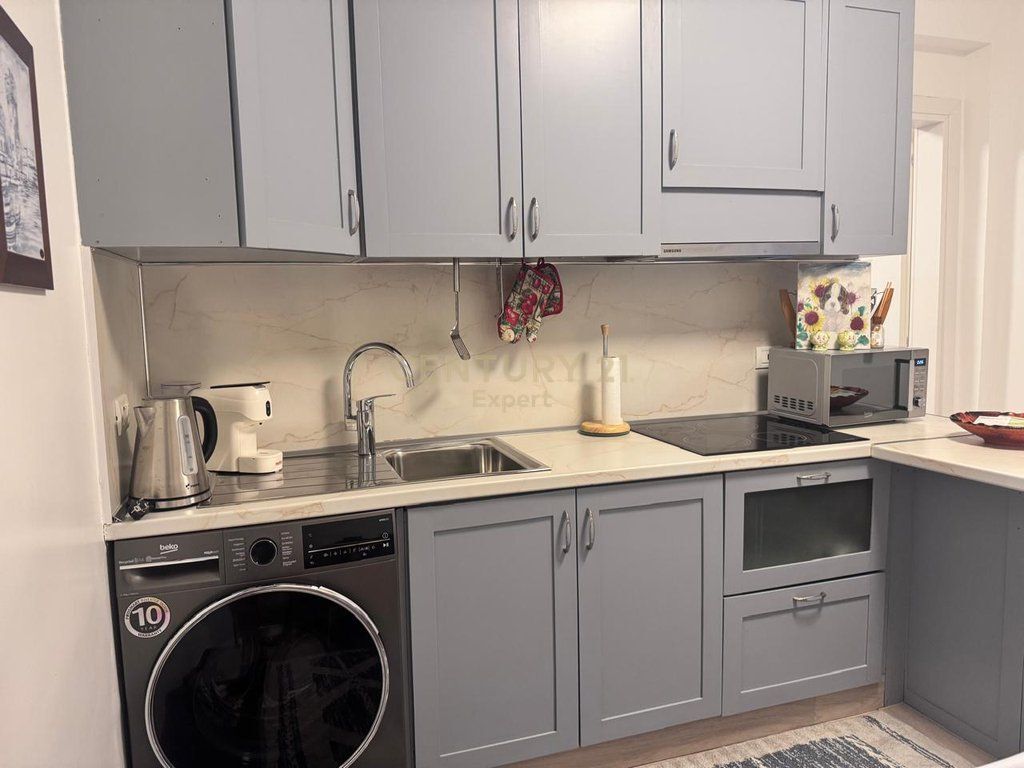 2 Apartments 1+1 with Active Airbnb – Myslym Shyri