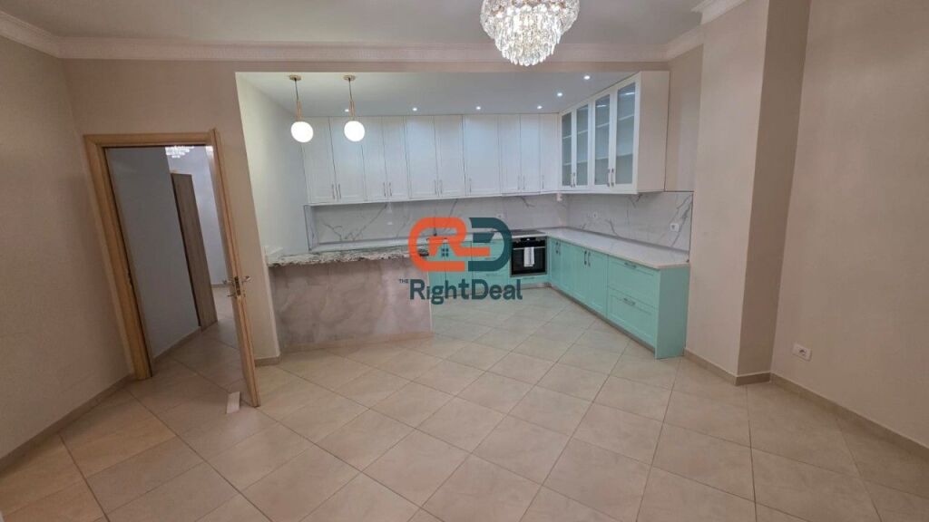 Super Okazion !!Tek Liqeni I Thate, Shitet Super Apartament 2+1+2 !!