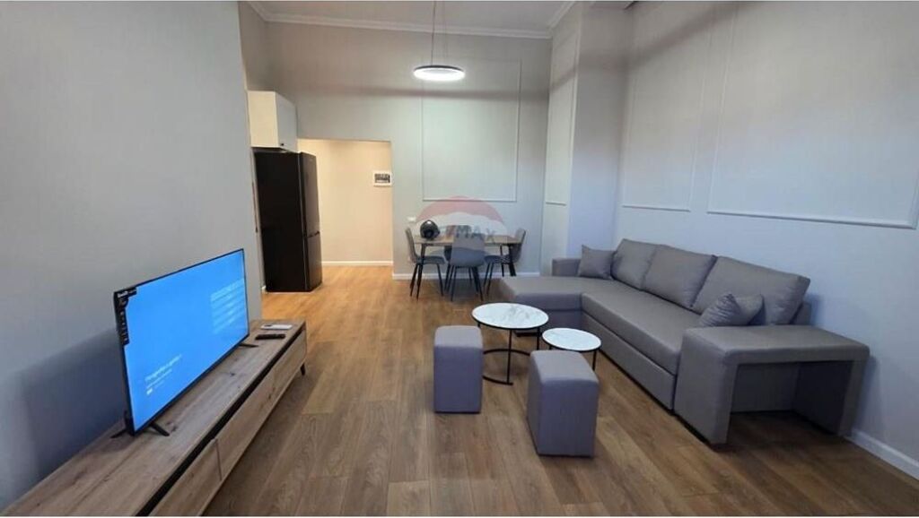 Apartament - Për Qira - Liqeni I Thatë, Tiranë