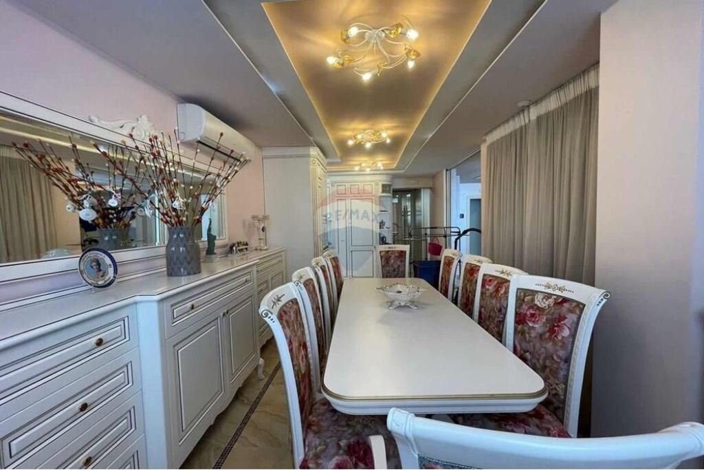Penthouse 4+1+2 Kopshti Zoologjik