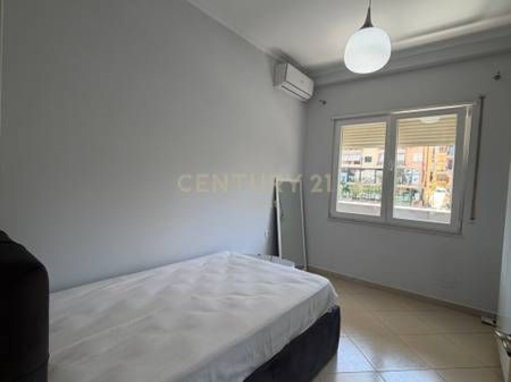 KOMUNA E PARISIT, JAPIM APARTAMENT 2+1+2 ME QERA!