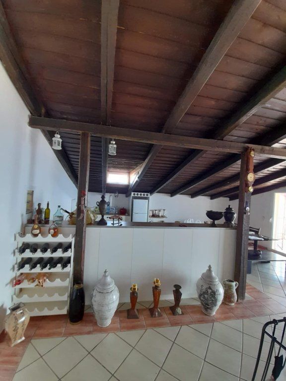 SARANDË, SHESIM GODINË 7 KATE ME PAMJE NGA DETI 2,000,000 €