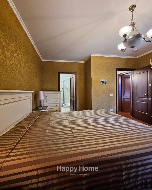 Elite Apartment 4+1 | Garda Area  ✨ FOR RENT – ELITE APARTMENT 4+1+3 + PARKING SPACE  In one of the most prestigious areas of Tirana, in the Garda area,  