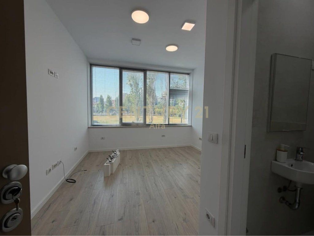 Office for rent near Dinamo Stadium!