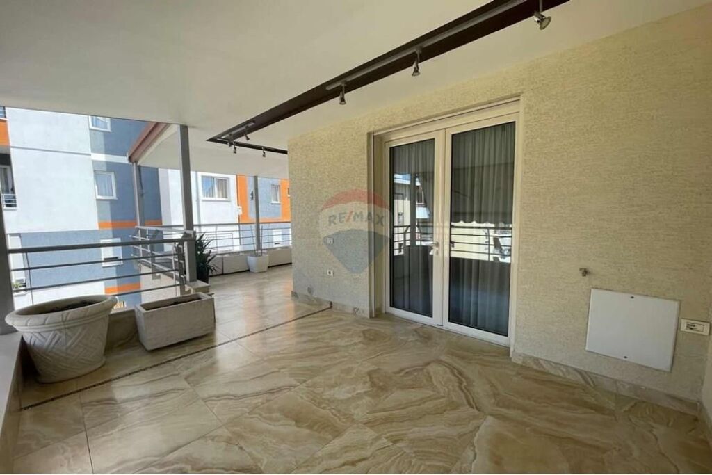 Penthouse 4+1+2 Kopshti Zoologjik