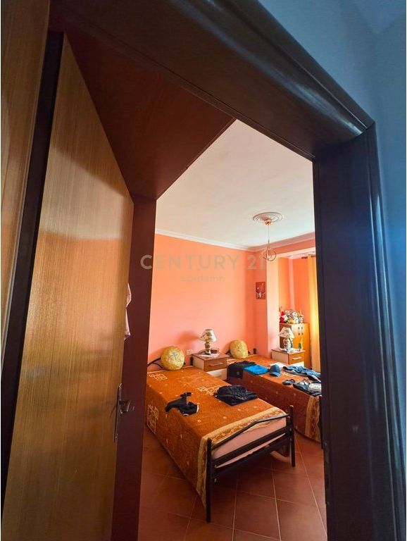 JEPET ME QIRA APARTAMENT 2+1+2 NE VOLLGA ,DURRES !