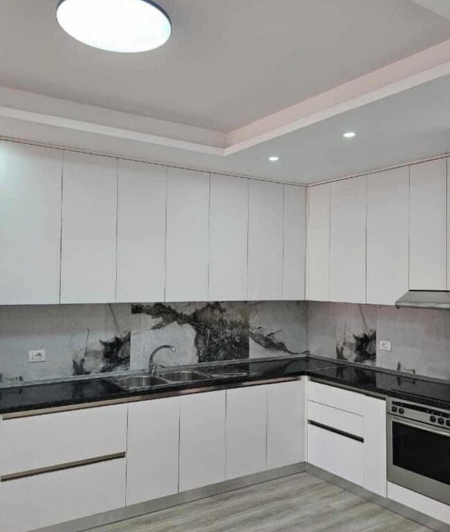 RRUGA DRITAN HOXHA, APARTAMENT ME QERA 2+1