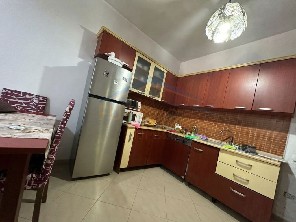 Qera Apartament 2+1, Rruga Elbasanit, Tirane