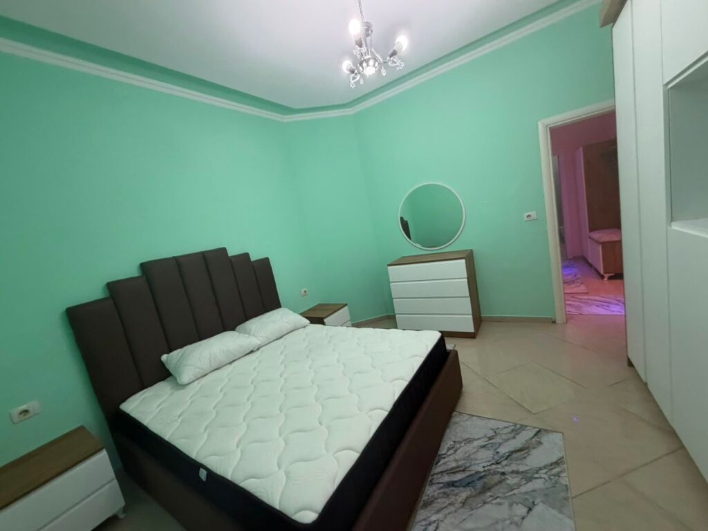 Apartament 1+1 me qera tek Pazari i Ri