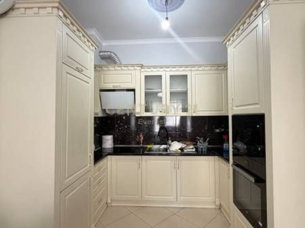KOMUNA E PARISIT, JAPIM APARTAMENT 2+1+2 ME QERA!