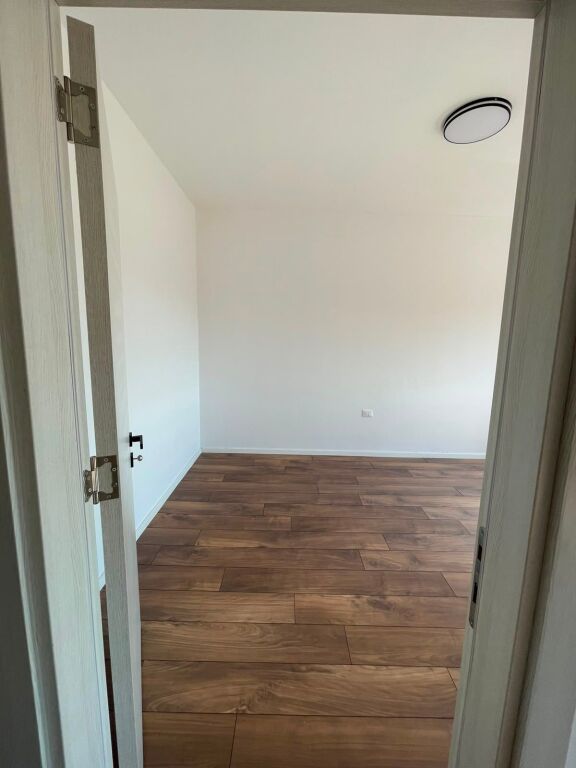 Jepet me qera apartament 2+1+parkim ne paskuqan