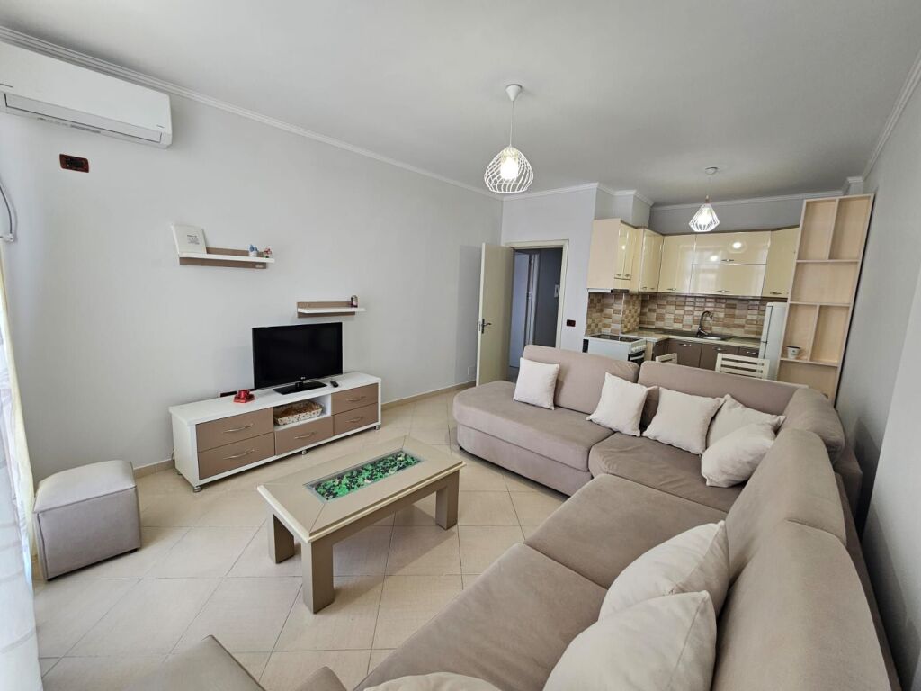 Apartament 1+1 per qera ne Astir!