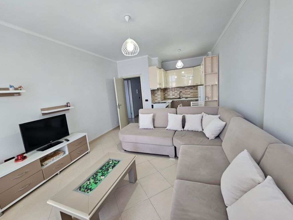 Apartament 1+1 per qera ne Astir!