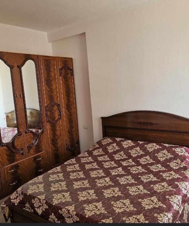 RRUGA DRITAN HOXHA, APARTAMENT ME QERA 2+1