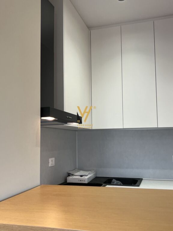 JEPET APARTAMENT 1+1 ME QERA TE STACIONI I TRENIT 65.000 LEKE