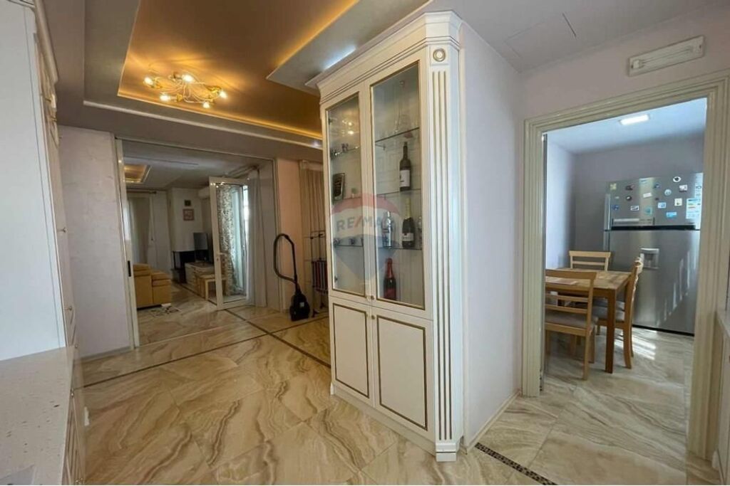 Penthouse 4+1+2 Kopshti Zoologjik