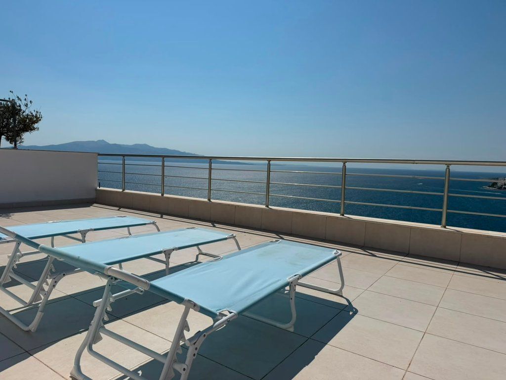 SARANDE, SELLING PENTHOUSE WITH SEA VIEW + PARKING SPACE 490,000 €