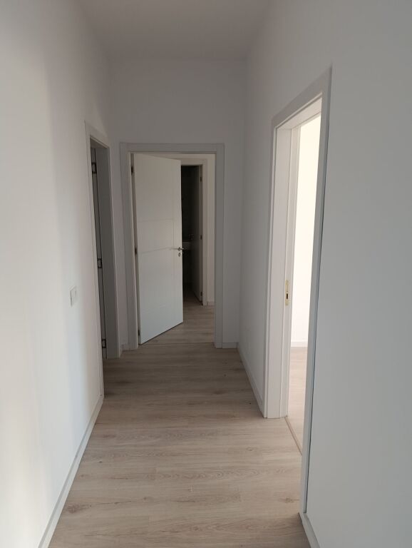 Qera | Apartament 2 + 1 | Rruga 5 Maji | 500 €/muaj