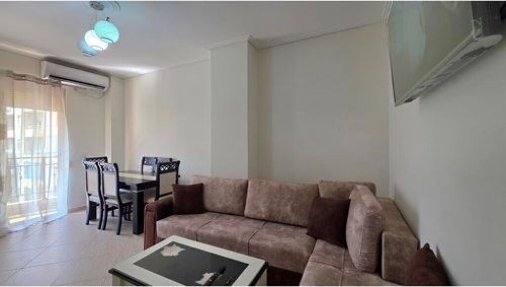 Apartament 1+1 me qera ne Lungo Mare,pas Hanover
