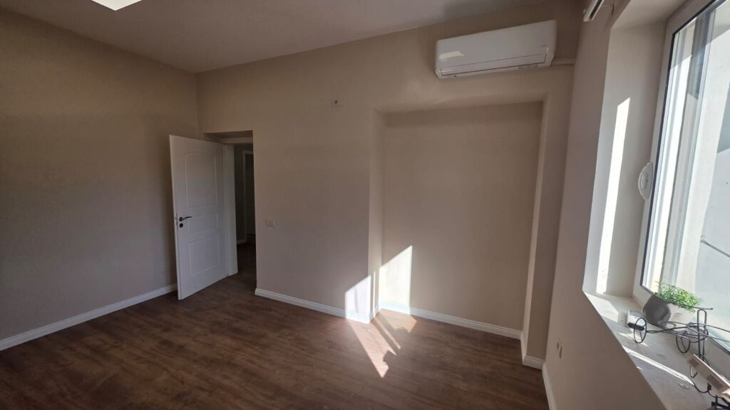 JEPET AMBIENT ZYRE ME QIRA – KOMUNA E PARISIT