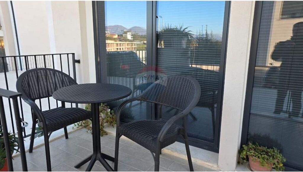 Apartament 1+1 plus postparkim, Liqeni i Thate