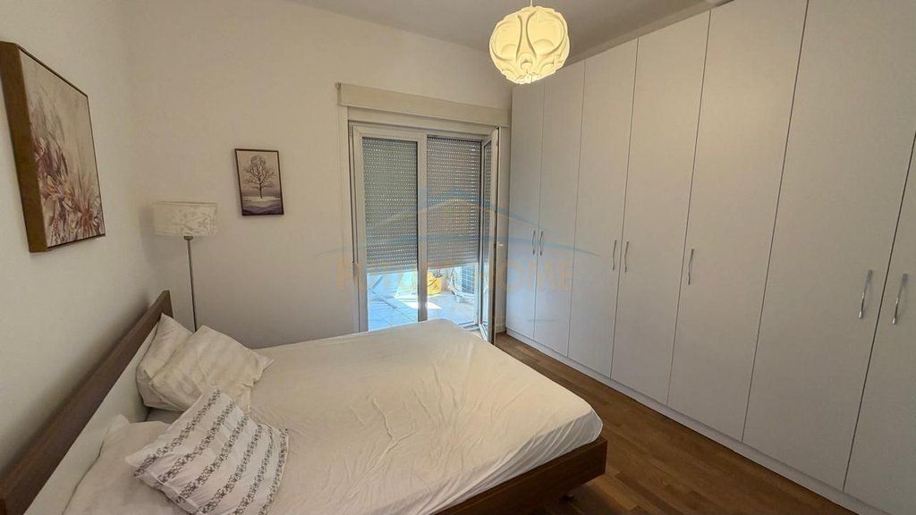 JEPET ME QERA APARTAMENT 2+1+POST , TOUCH OF SUN, SAUK