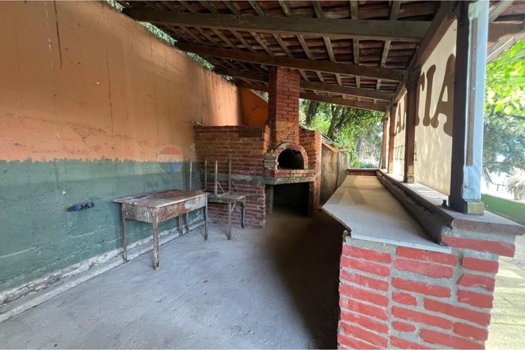 🍽️ BAR-RESTORANT ME QIRA – UJË I FTOHTË, VLORË
