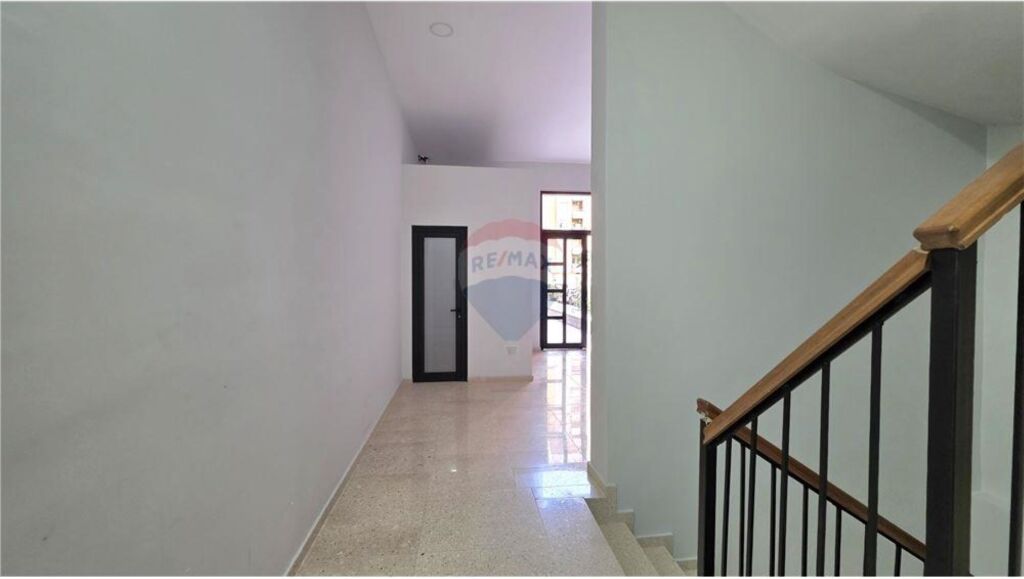 🌊 APPARTAMENTO 2+1+2 + GARAGE IN VENDITA – LUNGOMARE, VLORË