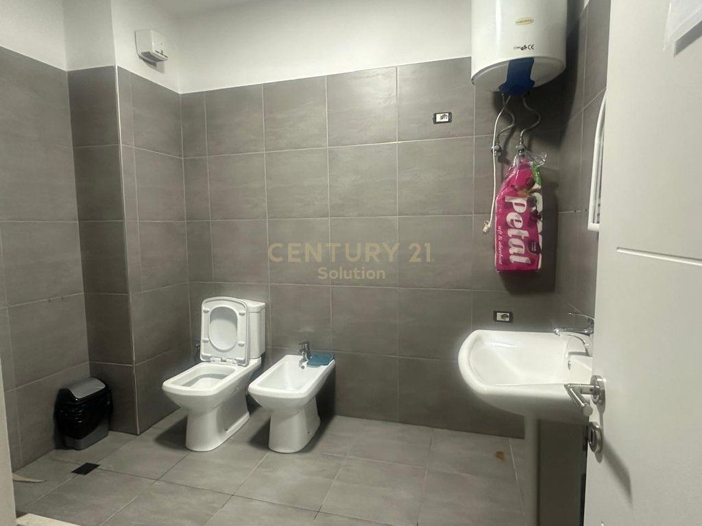 SHITET APARTAMENT 2+1+2 RRUGA E KAVAJES