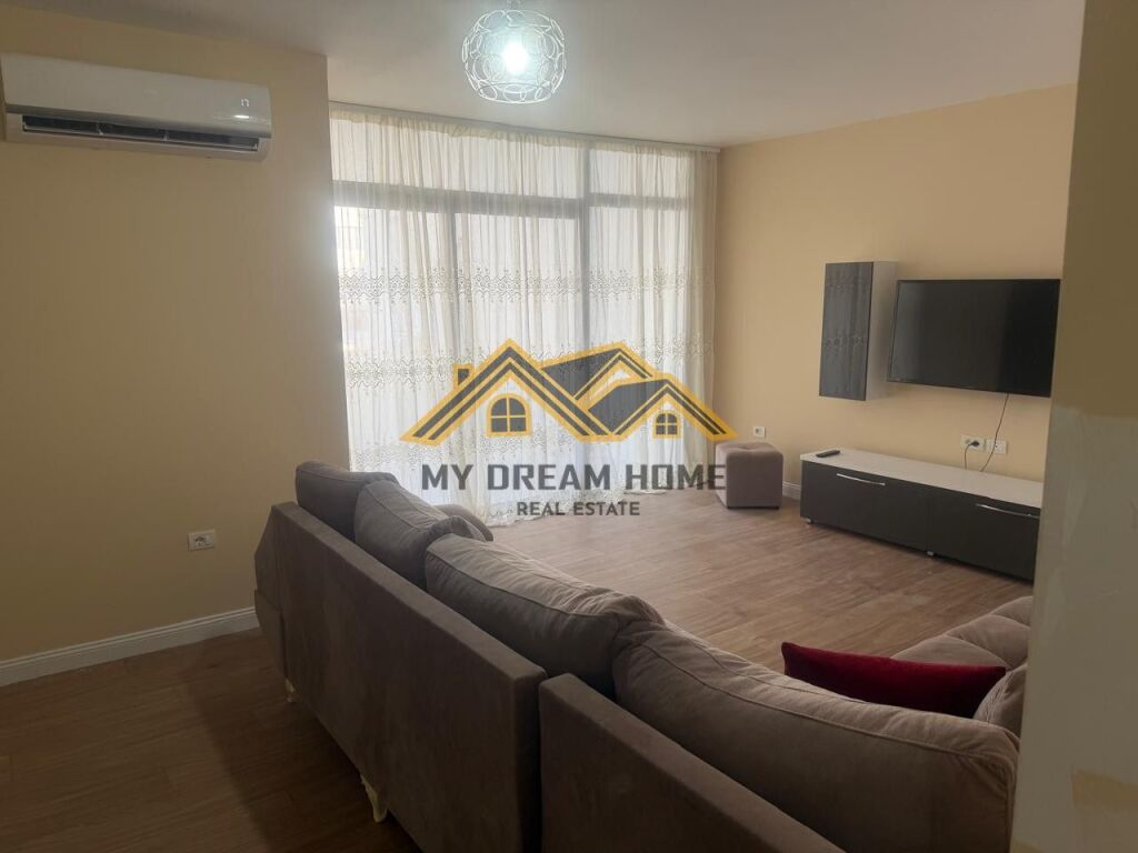 Jepet me qera apartament 2+1, Stacioni i Trenit, Durrës