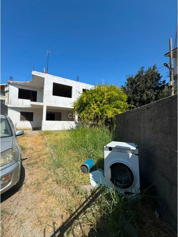 Godinë 2-katëshe në shitje – Plazh, Durrës