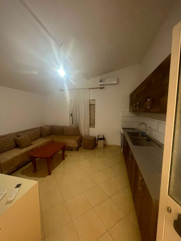 Jepet me qera apartment te qytet students 2+1 mobiluar 50000 lek