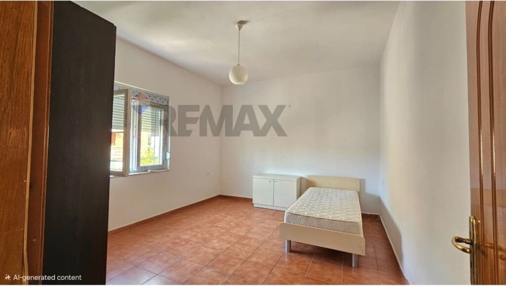 Apartament 2+1 me qira te ish tregu elektrik.