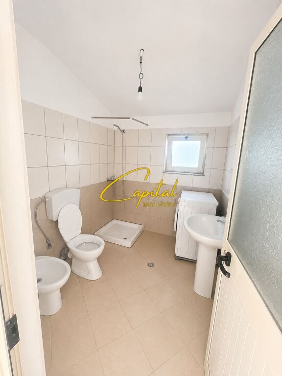 APARTAMENT ME QIRA 2+1 MYSLYM SHYRI 50.000 LEKE