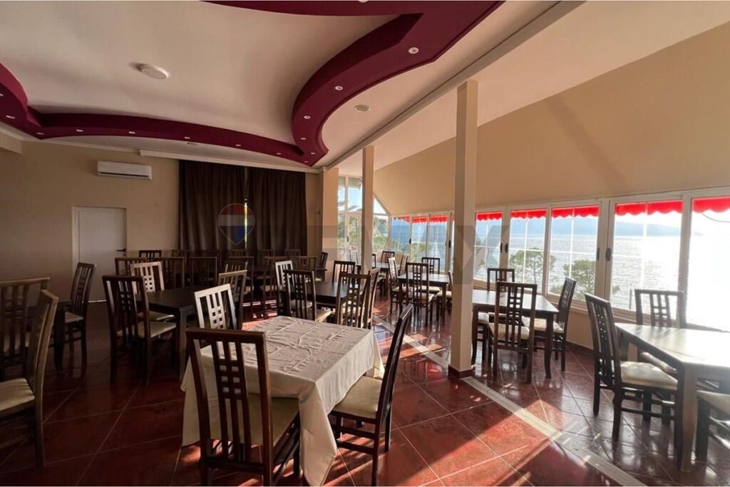 🍽️ BAR-RESTORANT ME QIRA – UJË I FTOHTË, VLORË