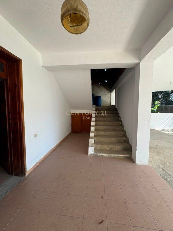 Godinë 2-katëshe në shitje – Plazh, Durrës