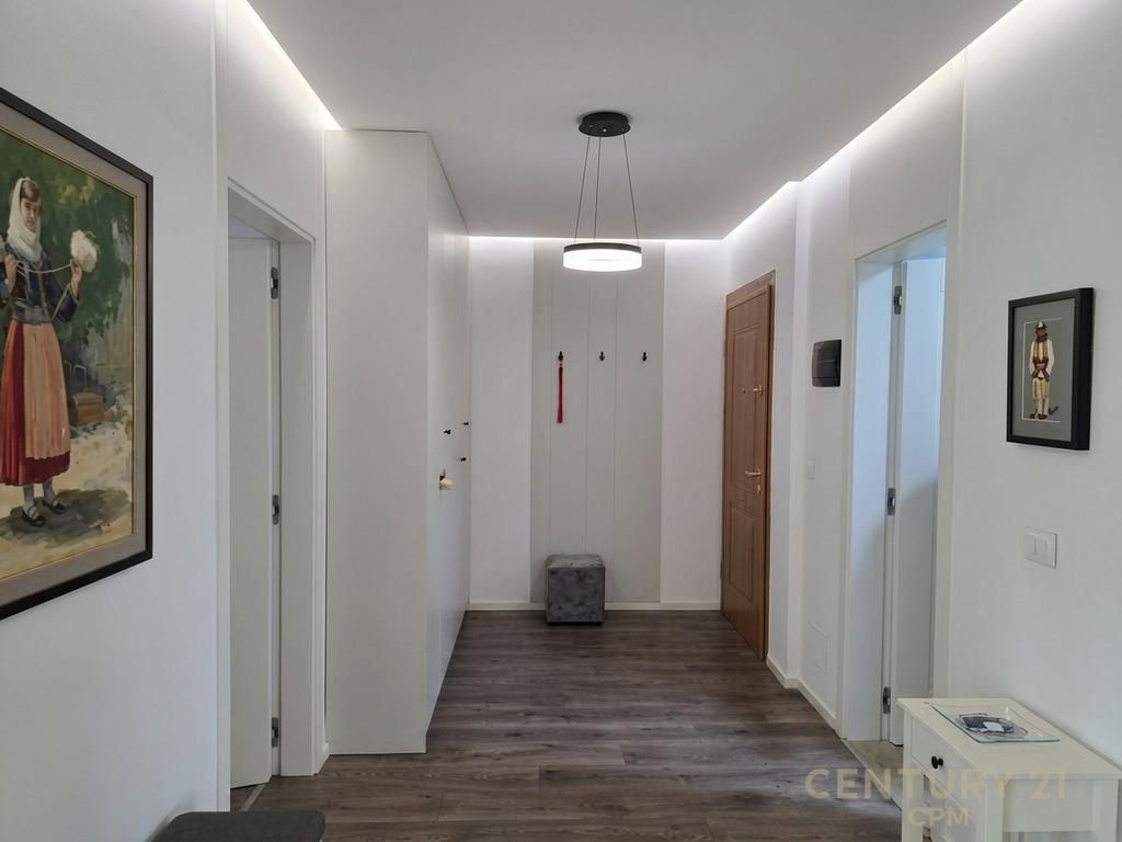 Jepet me Qira Apartament Modern 1+1 tek Rruga Sales