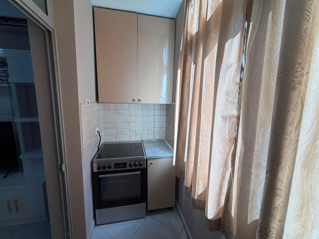 🏡 Appartamento 2+1 in affitto – 21 Dhjetori 📍 Edificio esistente, all'incrocio di 21 Dhjetori
