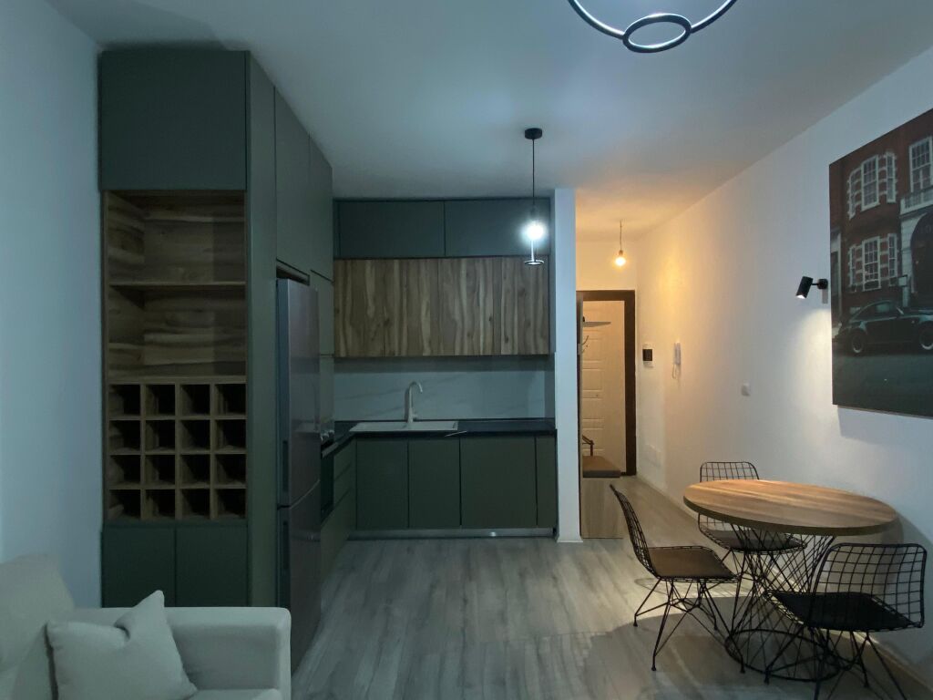 Jepet me qira apartament 1+1
